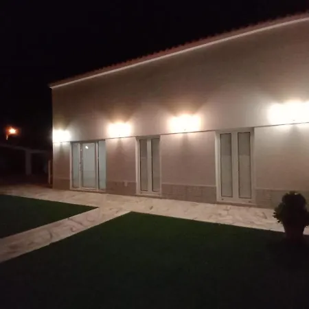 Feather House Nyaraló *