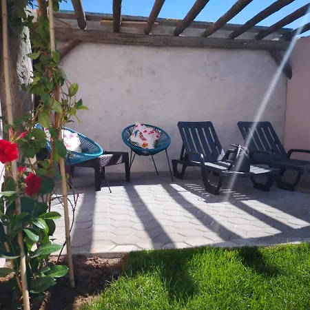 Feather House Nyaraló *