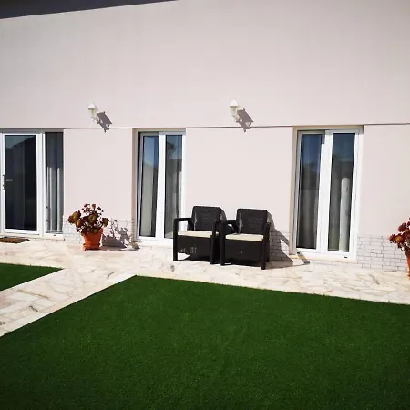 Feather House Nyaraló